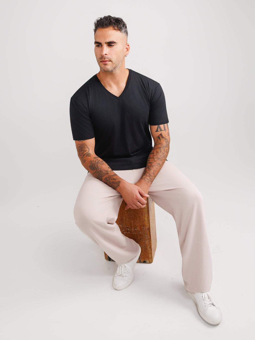 Black V-neck 12-pack