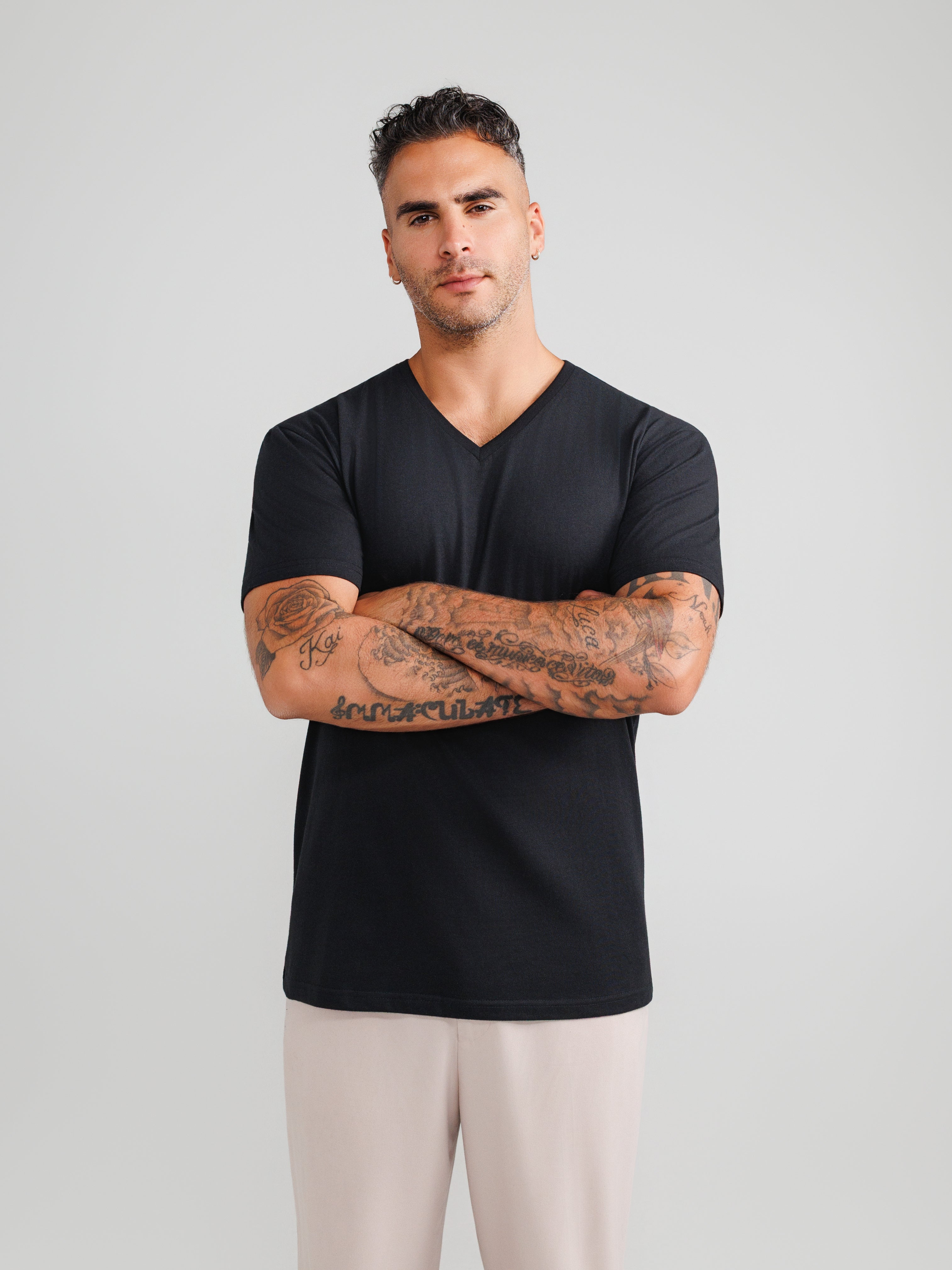 Black V-neck 12-pack